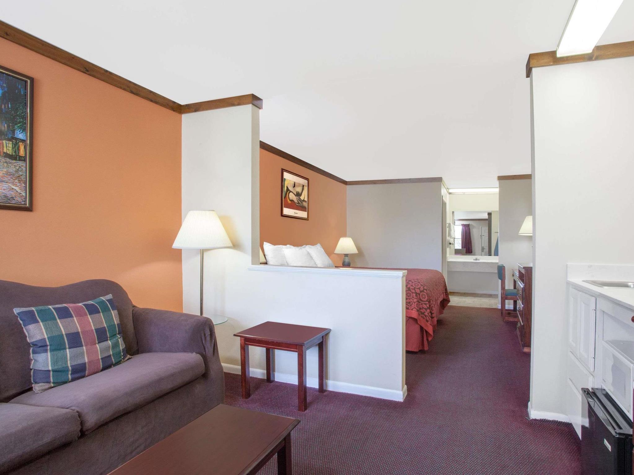 Days Inn by Wyndham Suites Fredericksburg Exterior foto